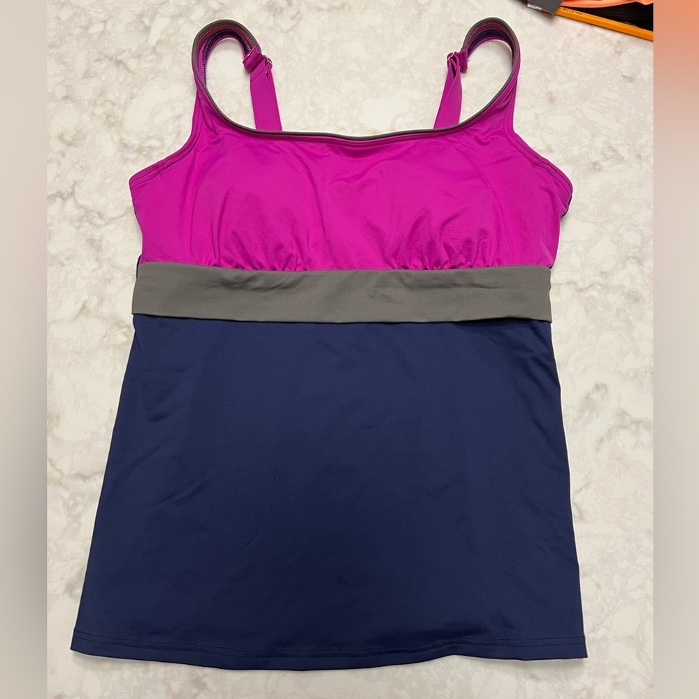 Lands’ End tankini top size 8